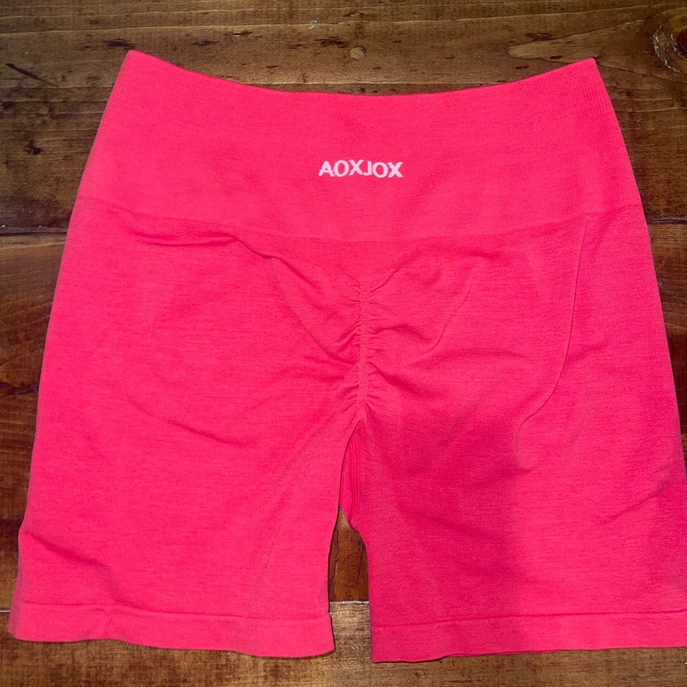 Aox jox butt scrunch shorts